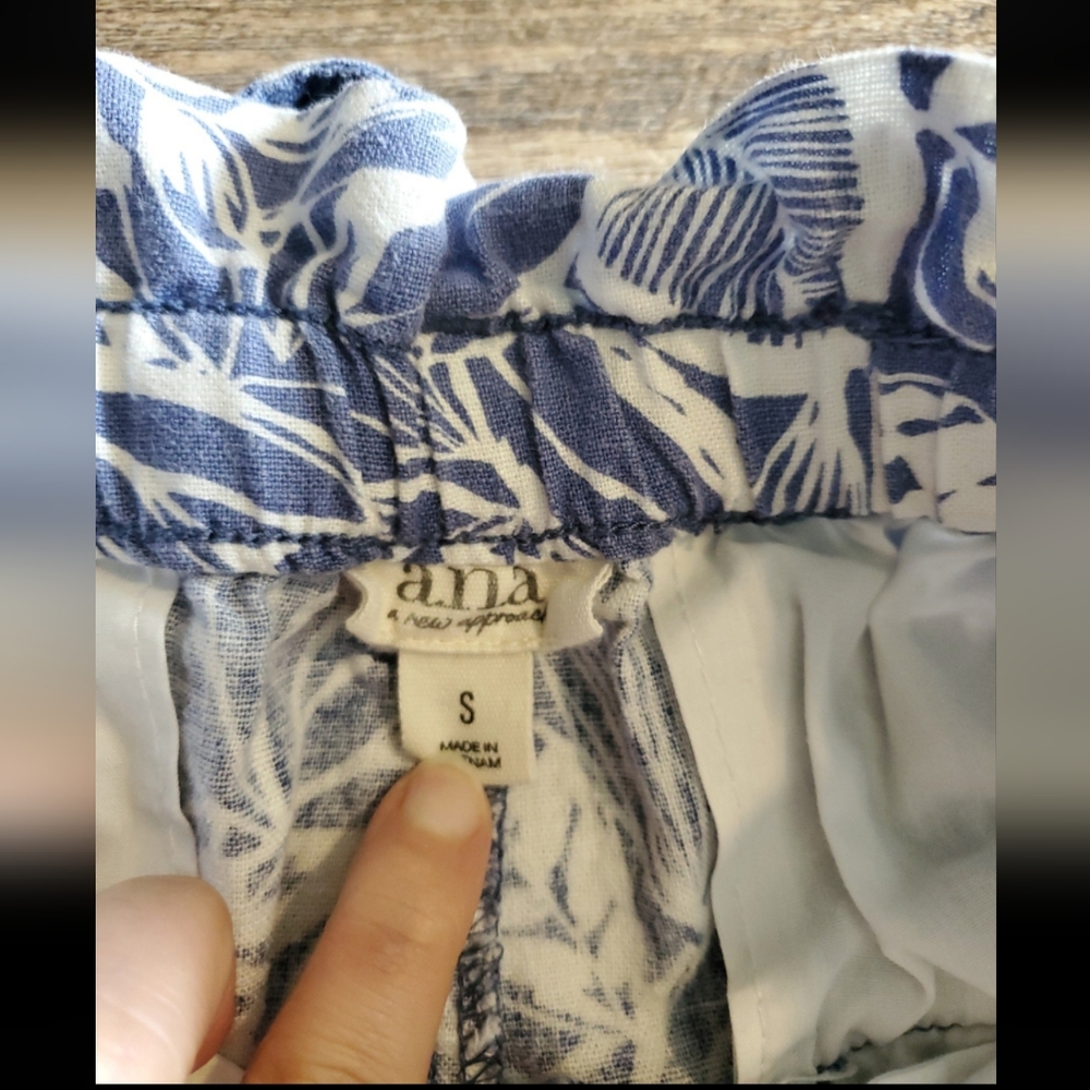 Shorts - Picture 4 of 4